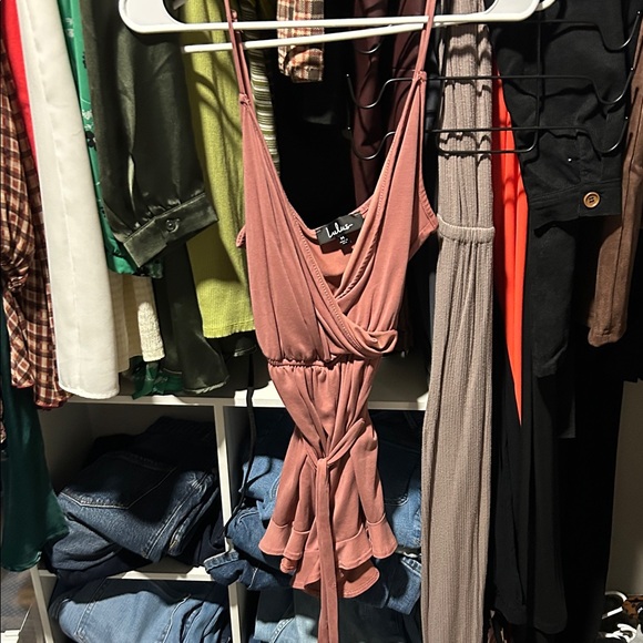 Lulu's Mauve Ruffle Hem Romper - Picture 4 of 4